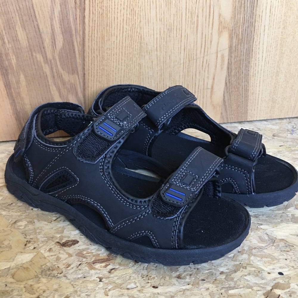 River sandals, almost new!